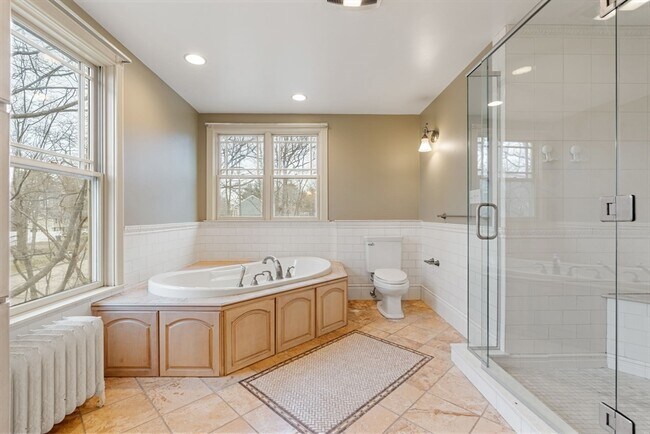 Building Photo - 187 Pleasant St