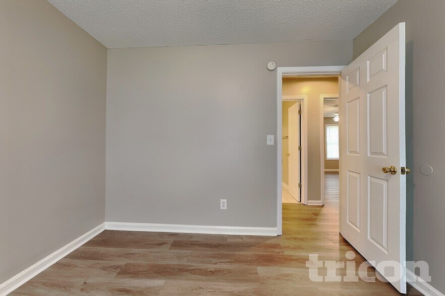 Building Photo - 621 Southern Trace Crossing