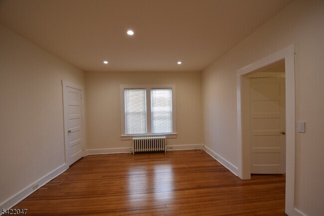 Building Photo - 17 Mountain View Pl