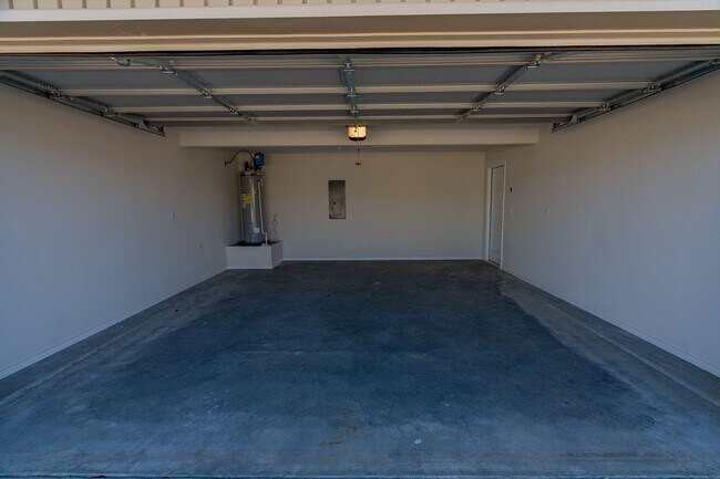 Building Photo - 3-bedroom 2 bath Home in Fayetteville!!