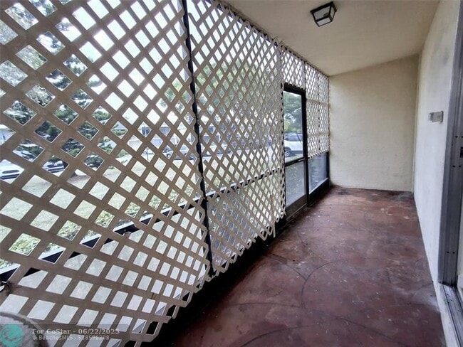 Building Photo - 4128 NW 88th Ave