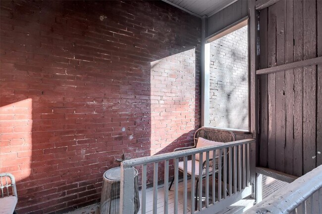 Building Photo - 1906 Cherokee St