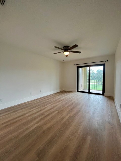 Building Photo - 102 Pinecrest Cir