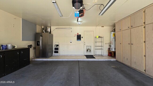 Building Photo - 13888 W Wilshire Dr