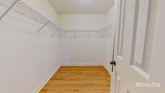 Building Photo - 6902 Persimmon Pl