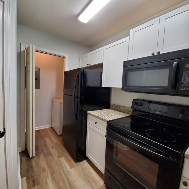 Building Photo - Claypond Village