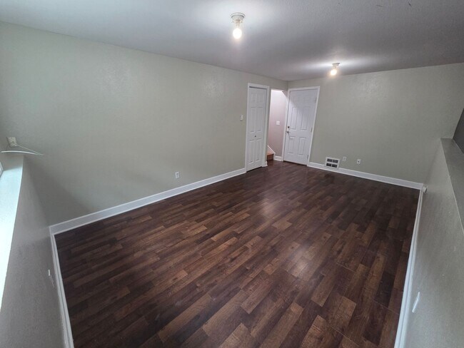 Building Photo - 4058 SE Empress Ct