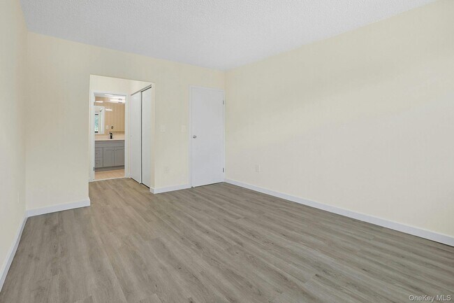Building Photo - 66 Crisfield St