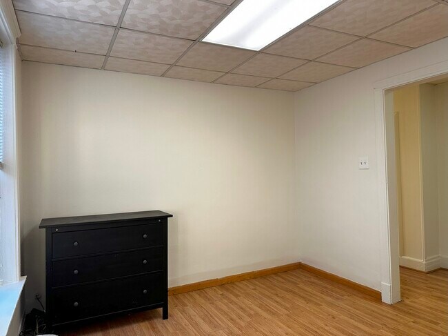 Building Photo - 5114 S Woodlawn Ave