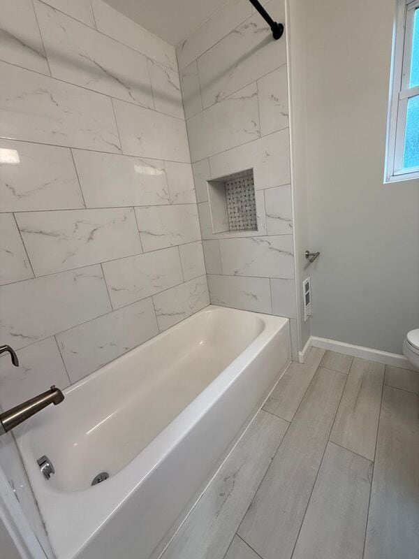 Building Photo - 5425 Stewart Ave