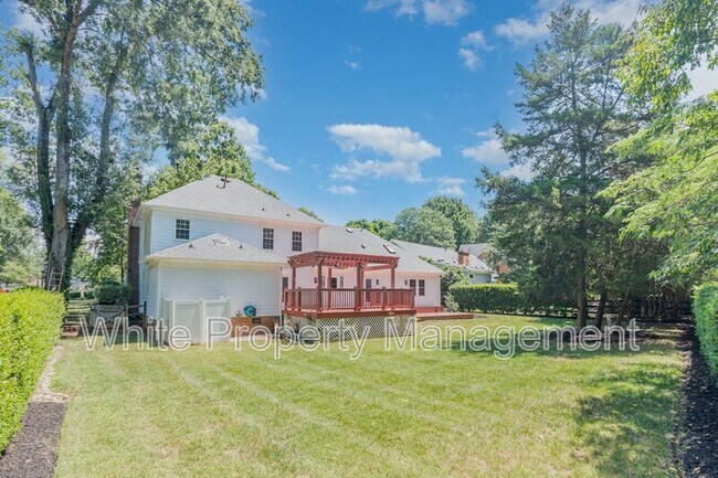 Building Photo - 6121 Dovefield Rd
