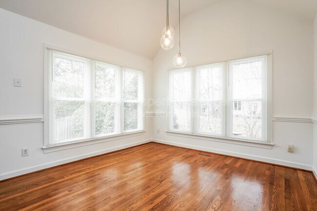 Building Photo - 105 Wagon Trail Dr