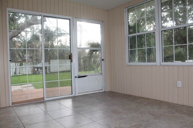 Building Photo - 46 Dolphin Dr