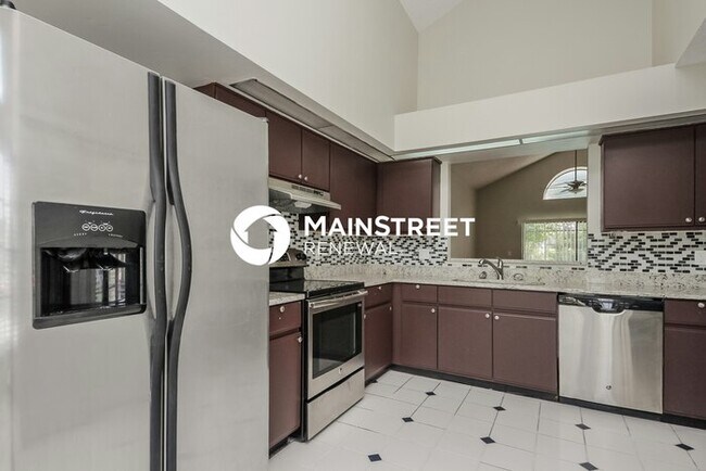 Building Photo - 3 Bedroom Pet-Friendly Home in ORLANDO, FL with Main Street Renewal
