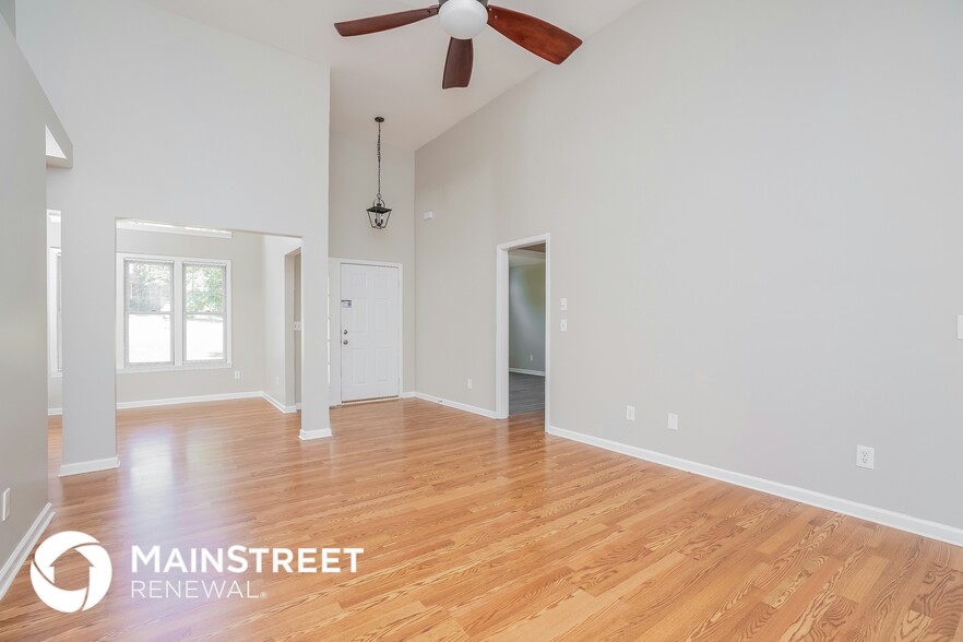 Building Photo - 5416 Roxborough Point