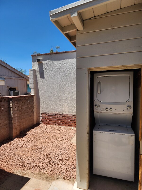 Building Photo - 1207 N Palo Verde Blvd
