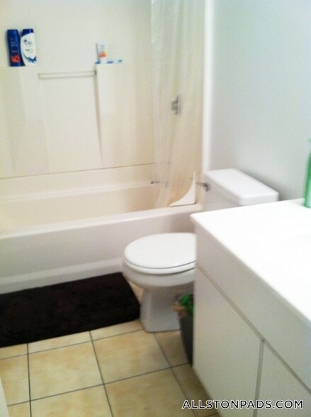 Building Photo - 58 Mansfield St