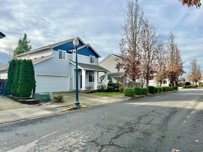 Building Photo - Excellent Location in Fishers Landing near...