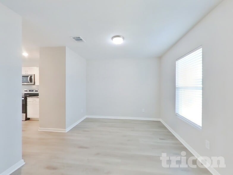 Building Photo - 10122 Cerritos dr