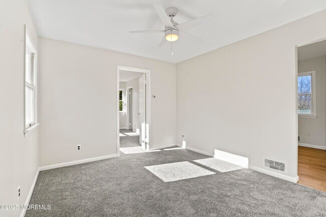 Building Photo - 555 Cedar Ave