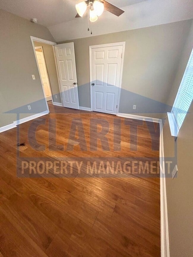Building Photo - Three-bedroom home in Downtown Cleveland!