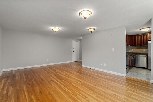 Building Photo - 133 Beaconsfield Rd