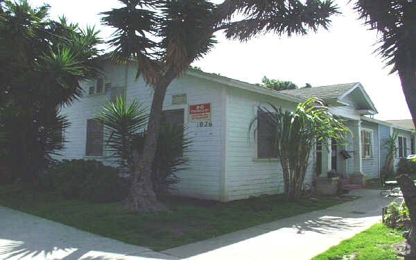 Building Photo - 1045 E 4th Street