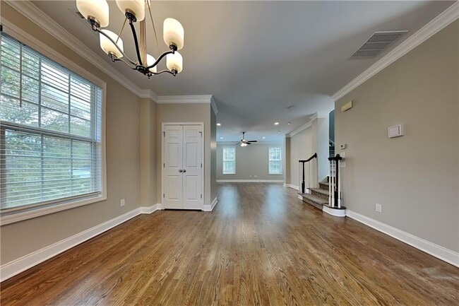 Building Photo - 4915 Wycliffe Dr SW