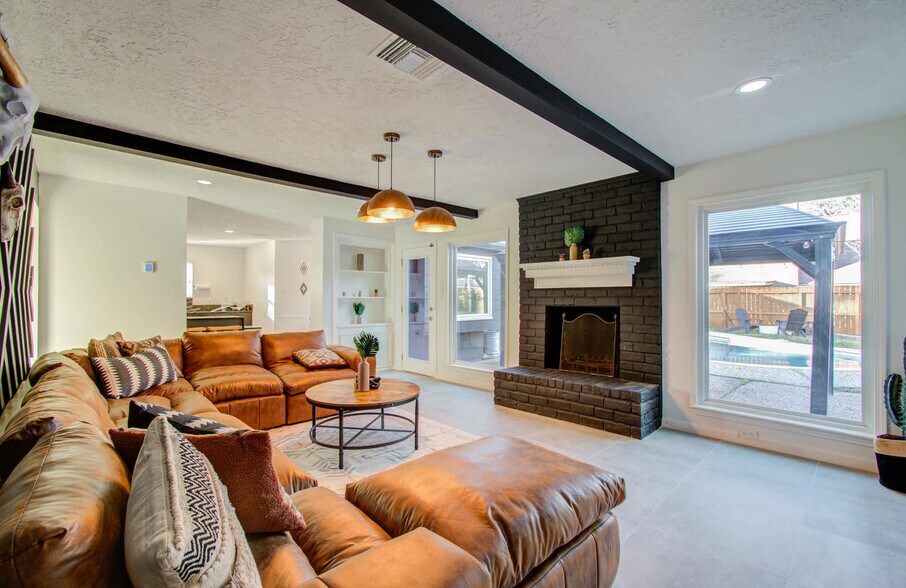 Building Photo - 9614 Springmont Dr