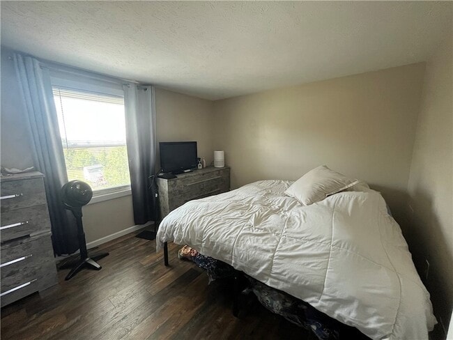 Building Photo - 3000 Ridge Rd