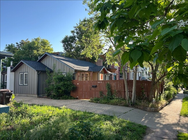 Building Photo - "Charming 3-Bed Oasis with Gleaming Hardwood Floors in the Heart of Boulder!"