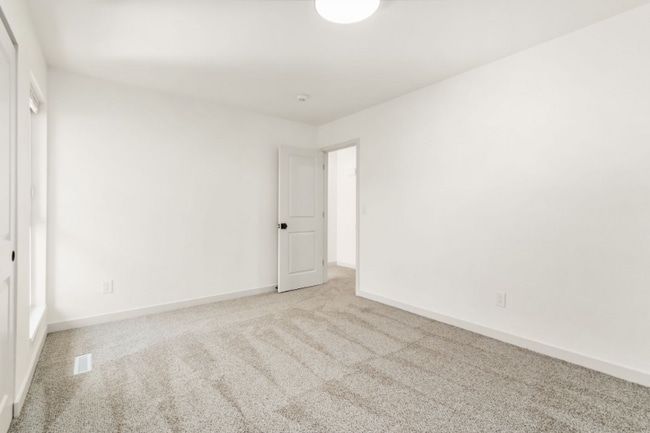 Building Photo - 1618 Banyan Dr