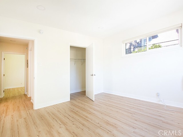 Building Photo - 2027 Vista Del Mar Ave