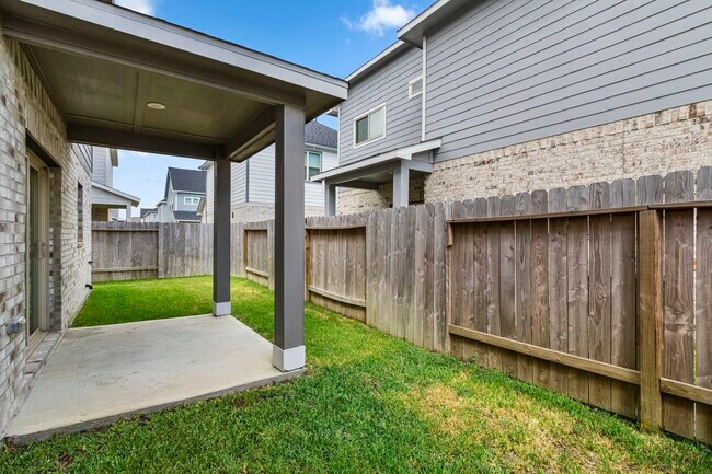 Building Photo - 31130 Mahogany Fir Trl