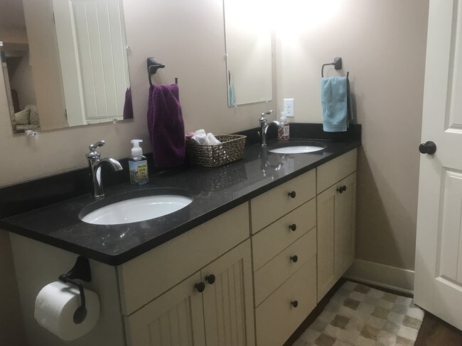 Building Photo - 2345 Fern Walk