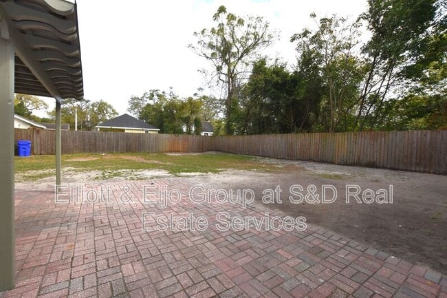 Building Photo - 1127 Oakhill St