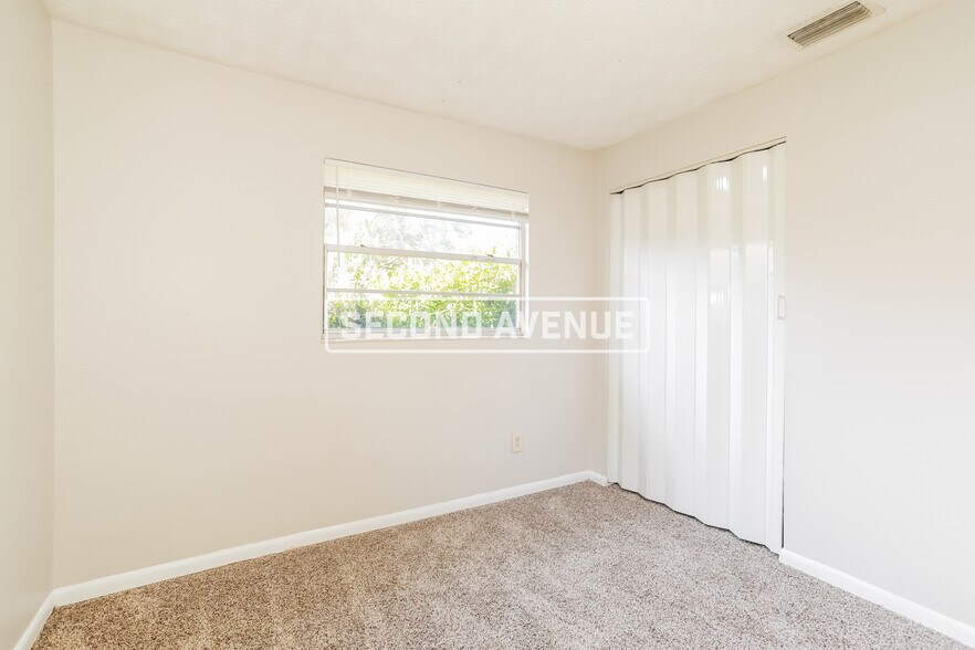 Building Photo - 5033 Locksley Ave