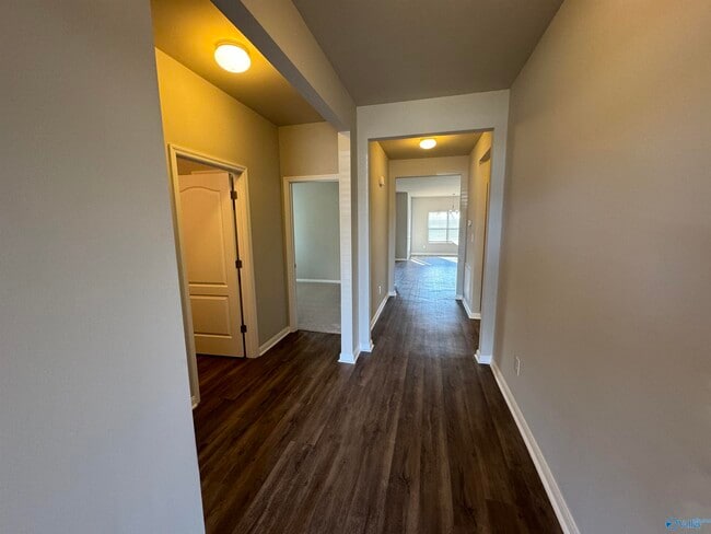 Building Photo - 30000 Abbeywood Ln