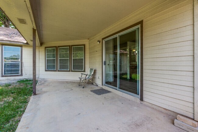 Building Photo - 7803 Forest Ranch