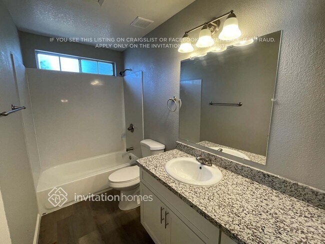 Building Photo - 850 Thetford Pl