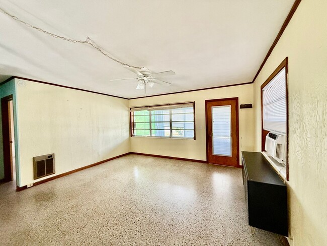 Building Photo - Annual Rental in Jensen Beach