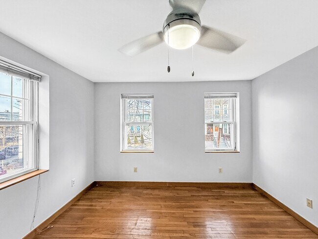 Building Photo - 17 Suffolk St