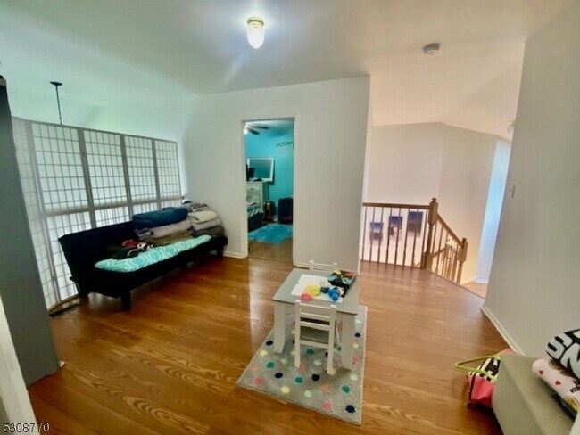 Building Photo - 8 Jaime Dr