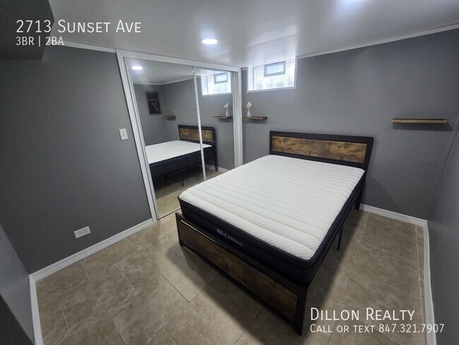 Building Photo - 2713 Sunset Ave