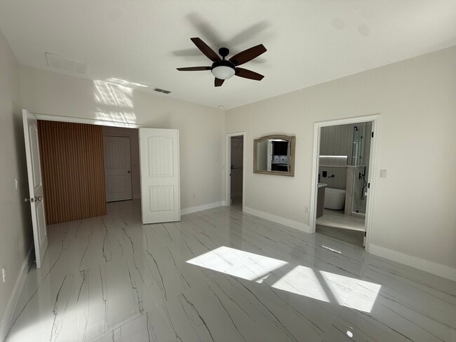 Building Photo - 5380 Oakbourne Ave