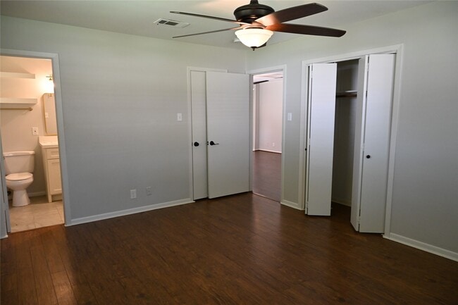 Building Photo - 212 Summit Dr