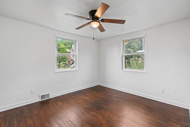 Building Photo - 5034 Ampere St