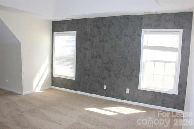 Building Photo - 9651 Laurie Ave NW