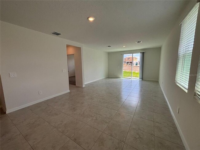 Building Photo - 5526 Clove Row