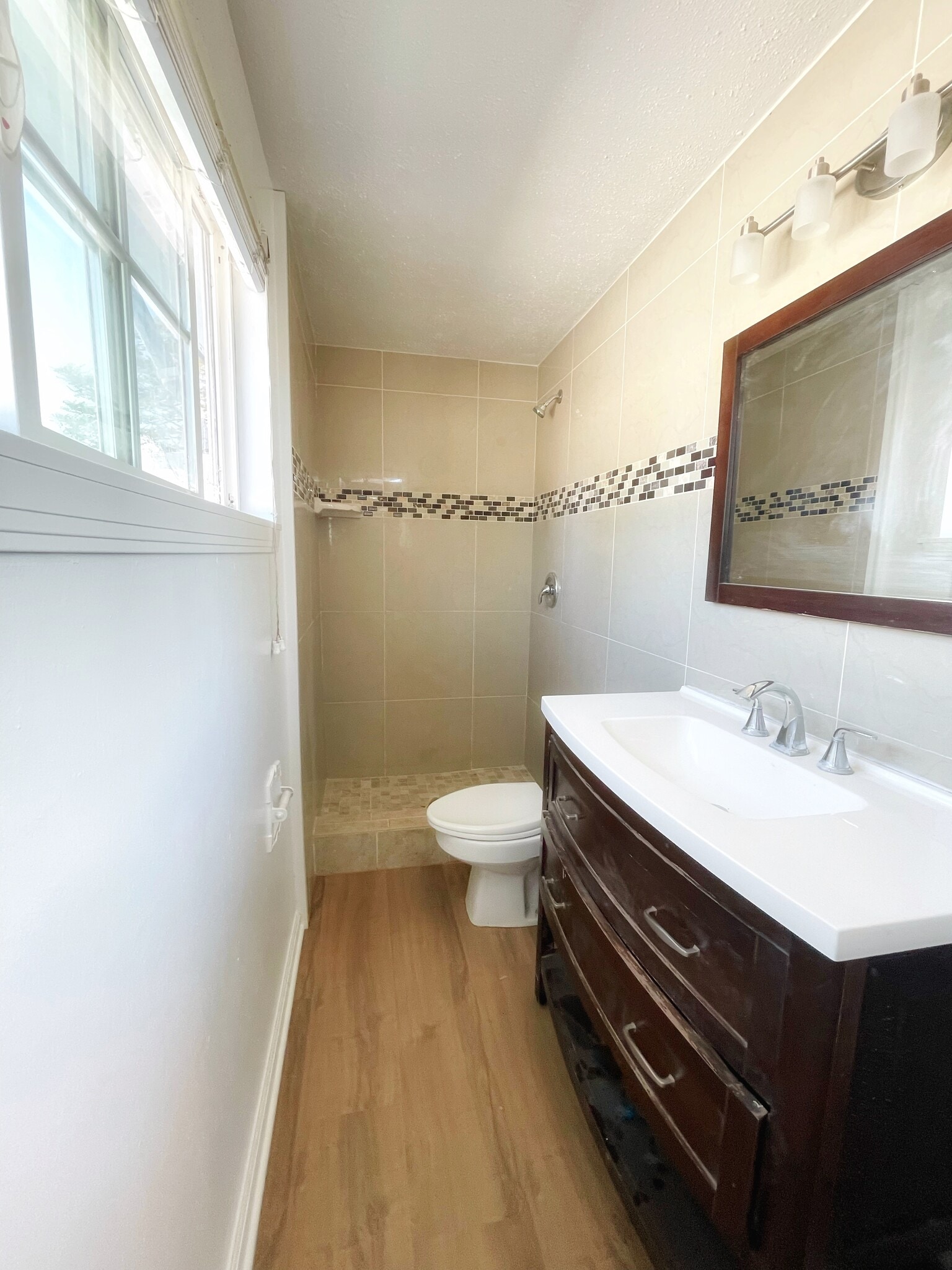 Master Bath - 8976 Hammond Dr